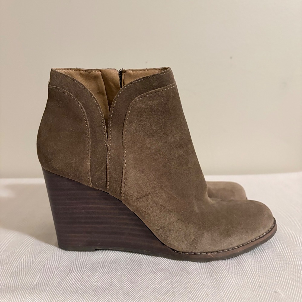 Lucky Brand LK Yimina Suede Wedge Ankle Boots Tan Taupe Women's Size 7 M